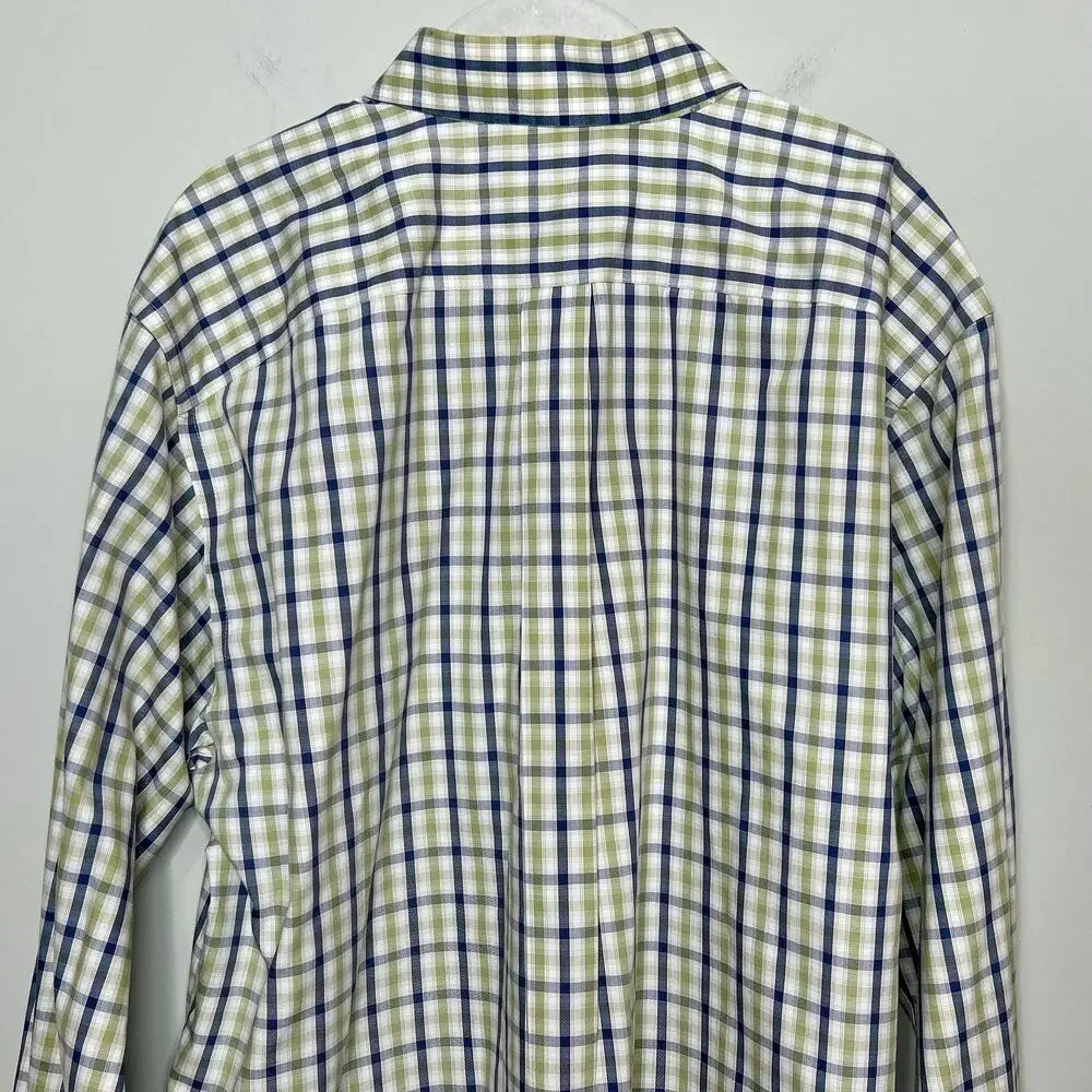 Eddie Bauer Plaid Relaxed Fit Wrinkle-Resistant Shirt Size L BUtton-Down Collar